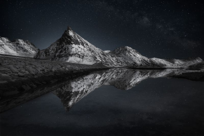 night, stars, milky way, muntains, mirror, black and white, Norway, Lofoten Mirrorphoto preview
