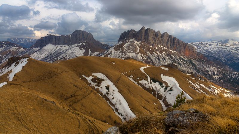 Velvet slopes at the Damn gatephoto preview