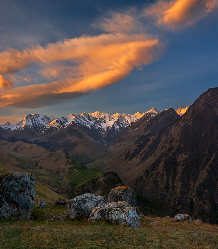 природа, пейзаж, кавказ, горы, весна, вечер, панорама, закат, солнце, небо, облака, свет ***photo preview
