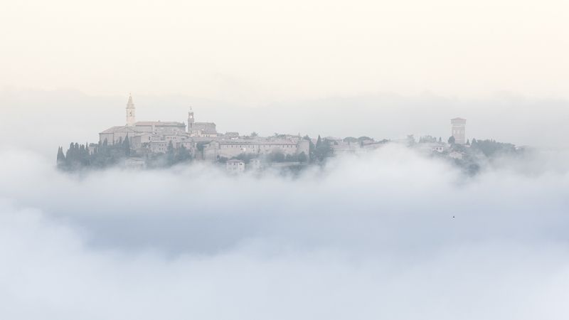 тоскана, пьенца Парящий городphoto preview