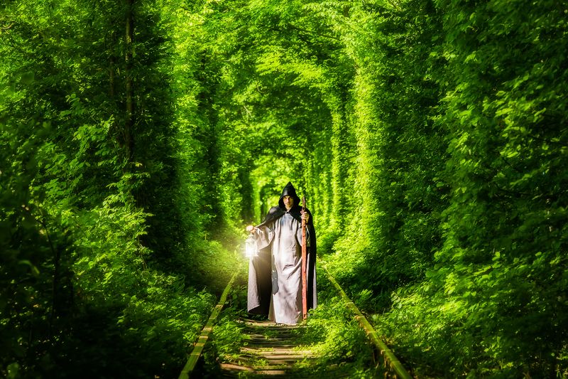 Я покажу вам дорогу в мир магии!photo preview