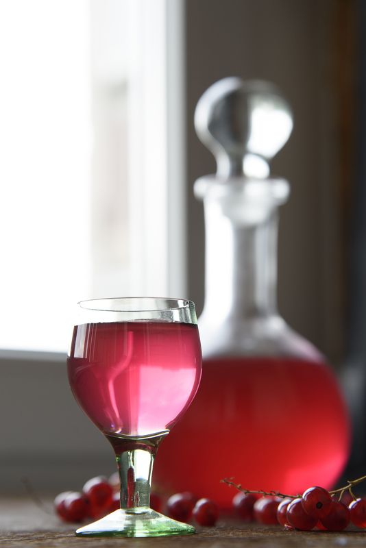 красная смородина, лето, смородиновый сок, ягода Красная смородинаphoto preview