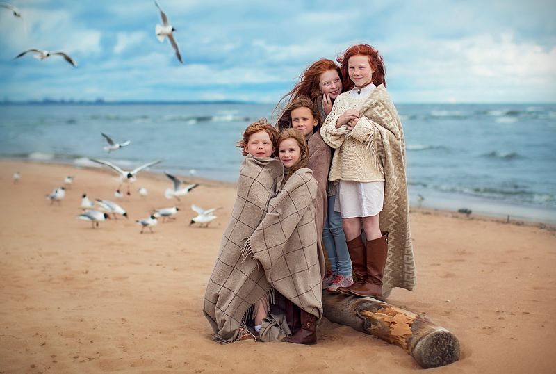 рыжие дети море photo preview