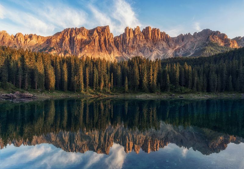 Dolomite reflectionsphoto preview