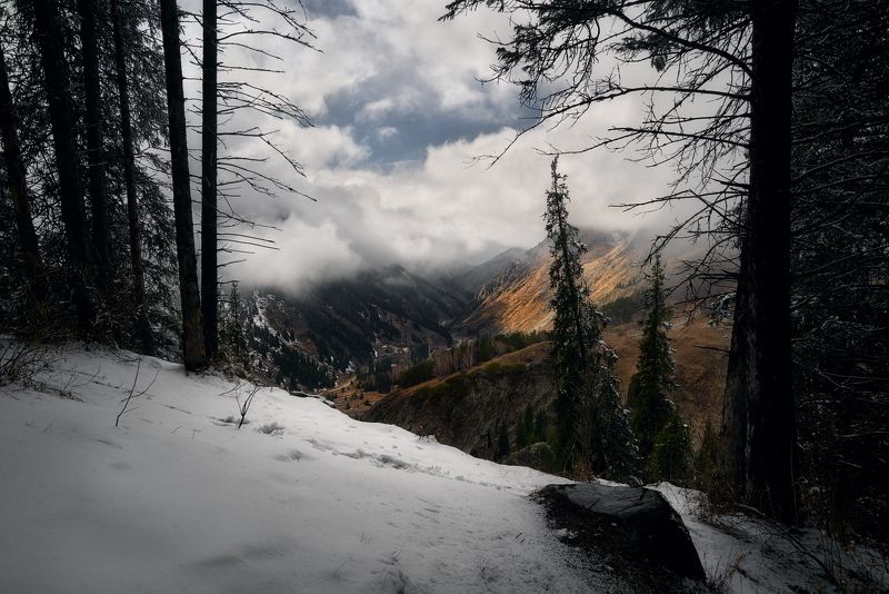 рамки, облака, горы, ущелье, природа, обрыв Алмаарасанское ущельеphoto preview