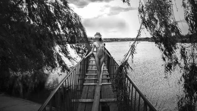 summer, girl ,beauty, light, bw, portrait, model, beautiful, nude, nu, body, nature, art, artnude Beautyphoto preview