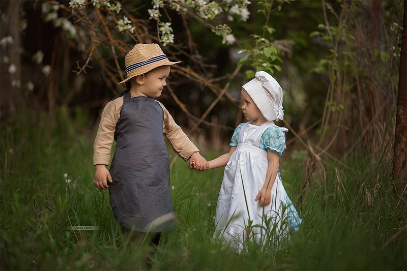 садовник и горничнаяphoto preview