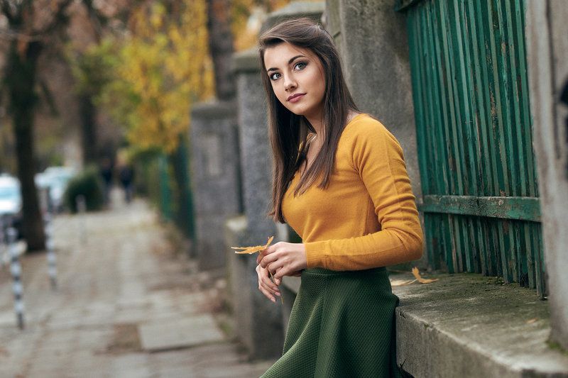 портрет, девочка, осень Он опять опаздываетphoto preview