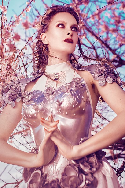 доспехи весна цветение цветы красота фешн фэшн стиль мода  Warrior of Beautyphoto preview