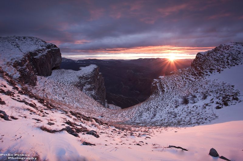 Кобилени стениphoto preview