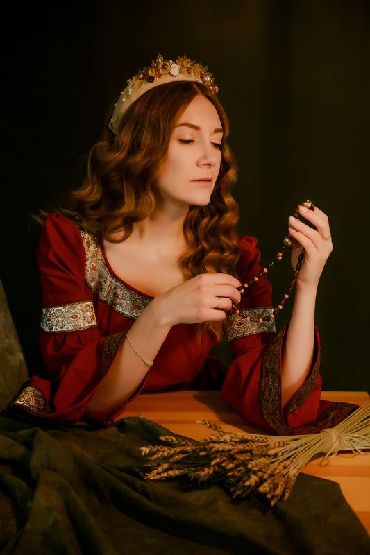 Средневековый портретphoto preview