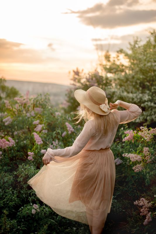 девушка, портрет, лето, май, солнце, В саду моем...photo preview