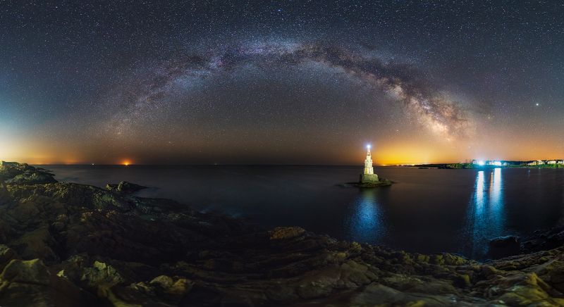 Нощи край моретоphoto preview