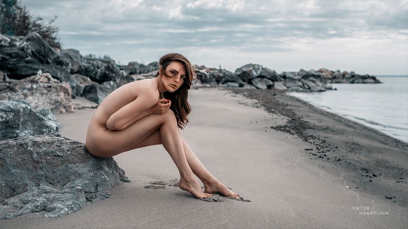nude, portrait,model,beach,water,nu,color,face,wind,hair,look,nature,stones,mood, style * * *photo preview