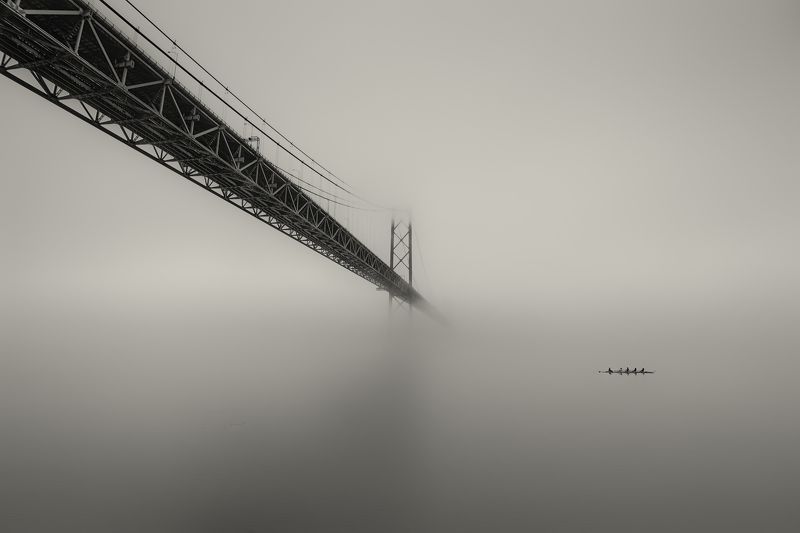 Lisboa, Portugal, Europe, Portugal, Nikon D810, D810, Nikon, Finart, People, river, Tagus, Fog, Bridge LOSTphoto preview