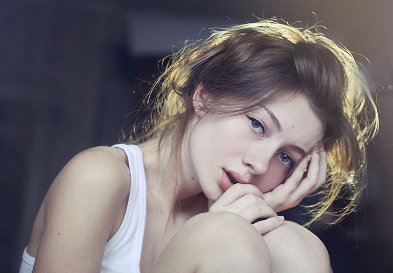 девушка,нежность,грусть,эмоции,майка,автопортрет,портрет,свет Автопортрет в дождливый деньphoto preview