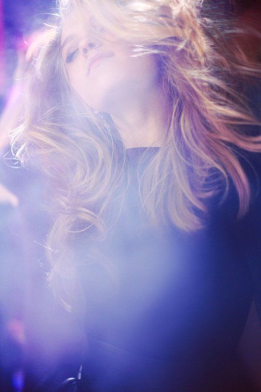 репортаж, клуб, танцы, девушка, музыка И сводит музыка с ума...photo preview