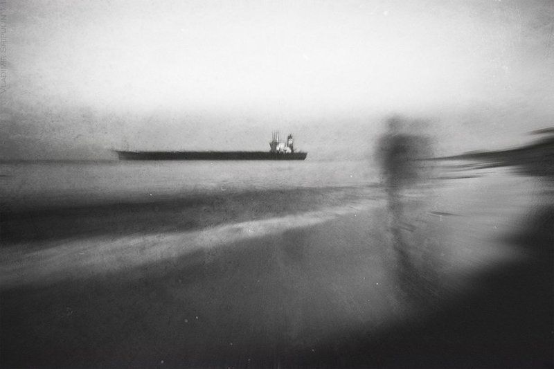 море,прилив,отлив,человек,силуэт,призрак,корабль,корабли,владимир,шипулин То, чего не было...photo preview