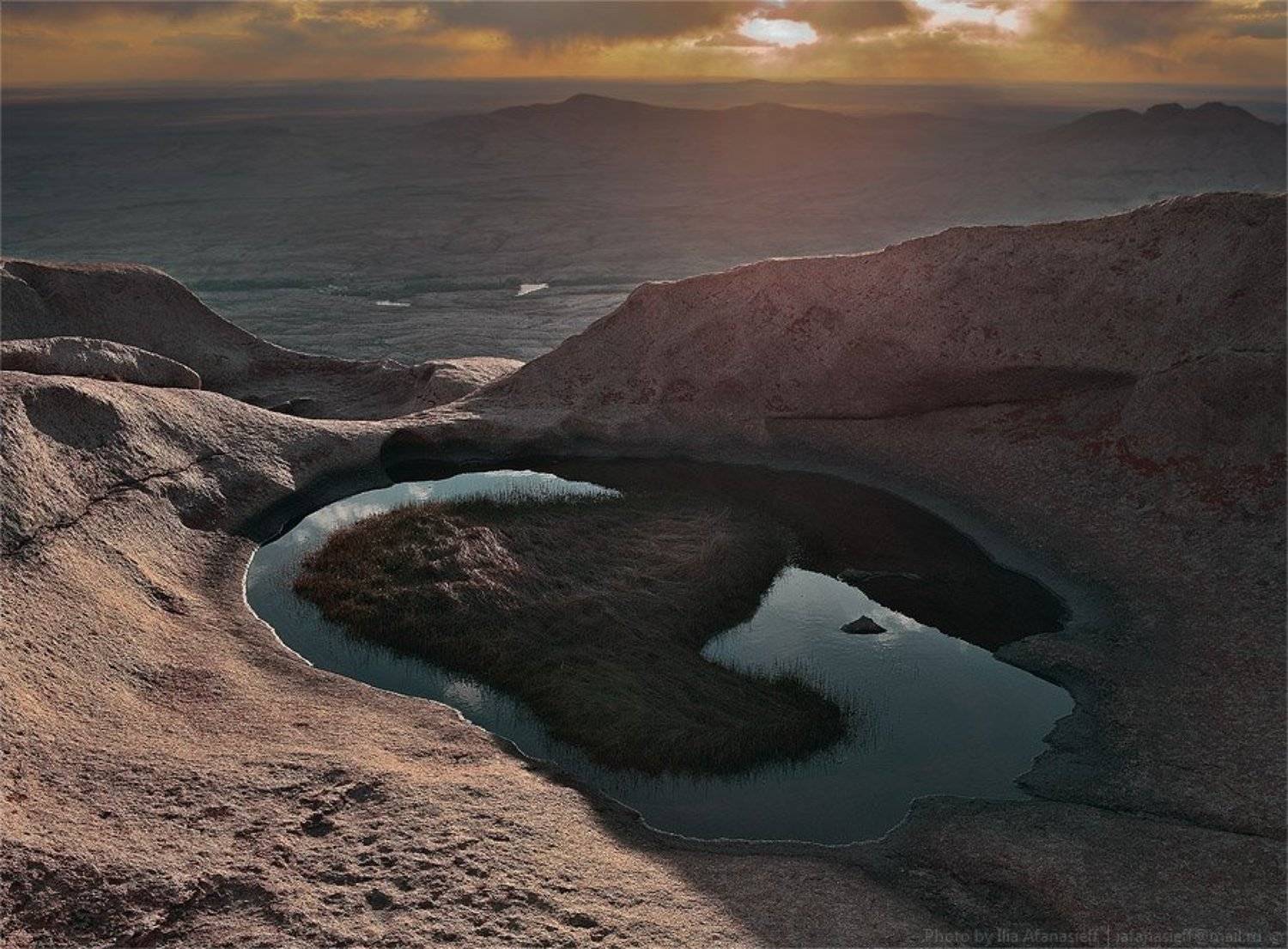 На вершине Бектау-Ата, 2011, номер 1. Автор: Ilia Afanasieff бектау-ата, казахстан, Ilia Afanasieff