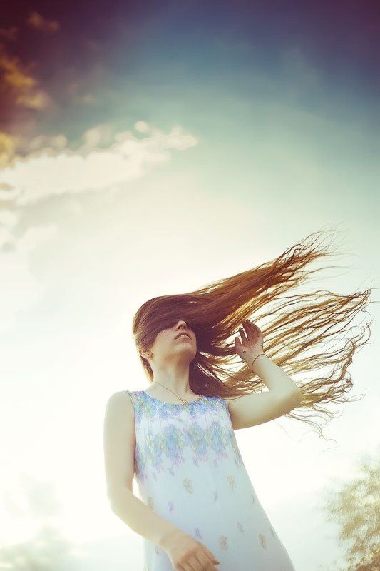 девушка,небо,солнце,закат,природа девушкаphoto preview