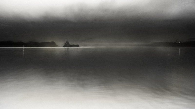 корабль,корабли,баржа,баржи,туман,туманы,фото,пейзаж,владимир,шипулин Летучий Голандец...photo preview