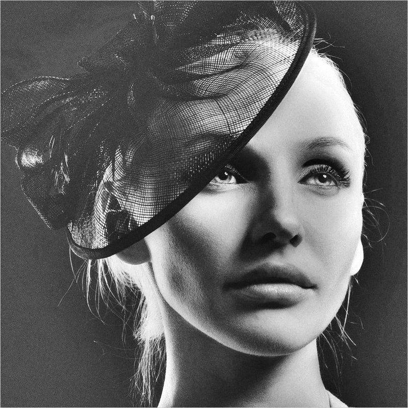 Portrait (female )photo preview