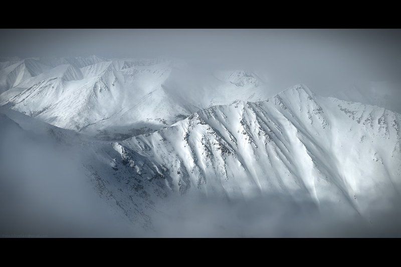 горы, снег, скалы, камни, небо, фирн, хребет, гребень, траверс, альпинизм, альпинист, сборы, хабаровск, баджал, 2011, май, апрель Спящиеphoto preview