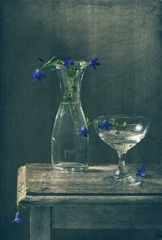 синий, натюрморт, стекло, цветы, свет С синими цветочкамиphoto preview