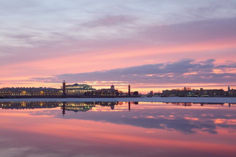 санкт-петербург, нева, закат, стрелка, биржа, ростральные, колонны, ледоход, весна, апрель Санкт-Петербург: Стрелка В.О.photo preview