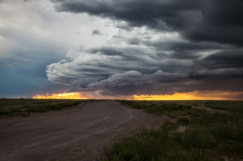 пейзаж,  природа, перед  дождем, облака, буря,  непогода, солнце, закат, казахстан, тучи, небо, молния, величие, гроза, поле,  фотограф, алматы, фотограф алматы, landscape, the sun, nature, the mountains, clouds, rainbow, lightning, awesome, amazing, kaza Буря перед грозойphoto preview