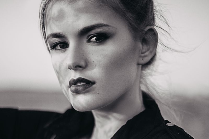 портрет, чб, девушка Машаphoto preview