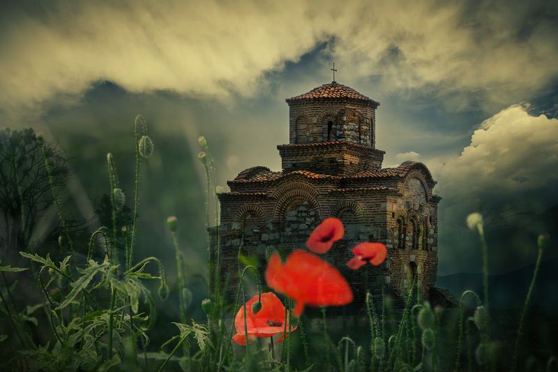 Латинската църква. Посветена на \