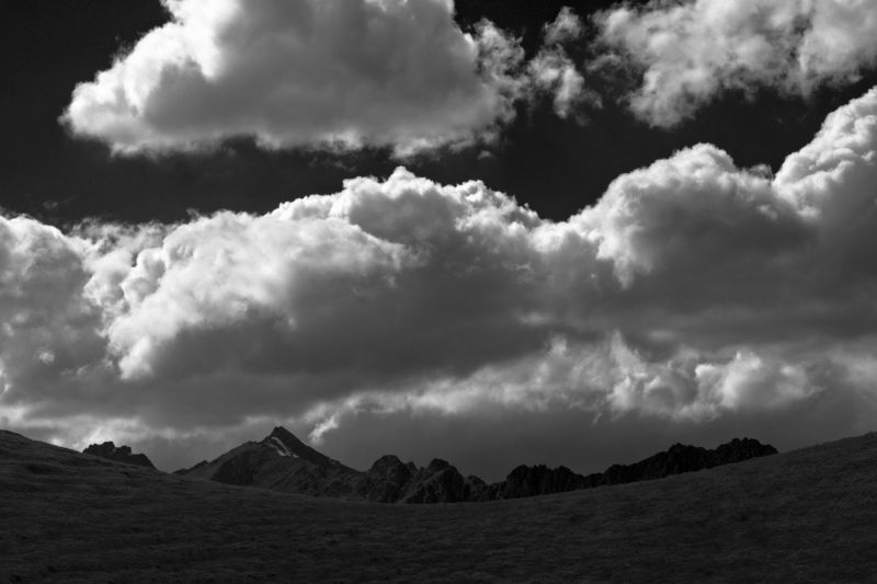 Кавказ, горы, пейзаж, Облака, холмы, небо, скалы, чб, россия Приэльбрусьеphoto preview