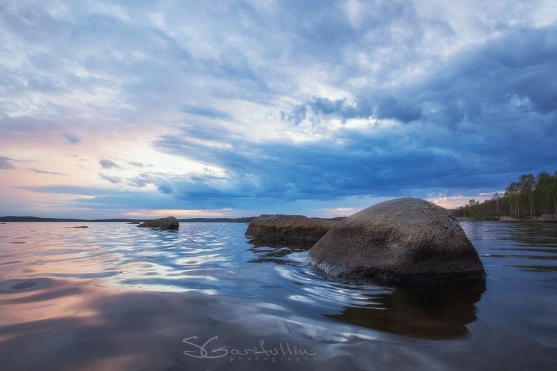урал, средний урал, вода, озеро, пруд, екатеринбург, валун, валуны Вода и воздух точит камень.photo preview