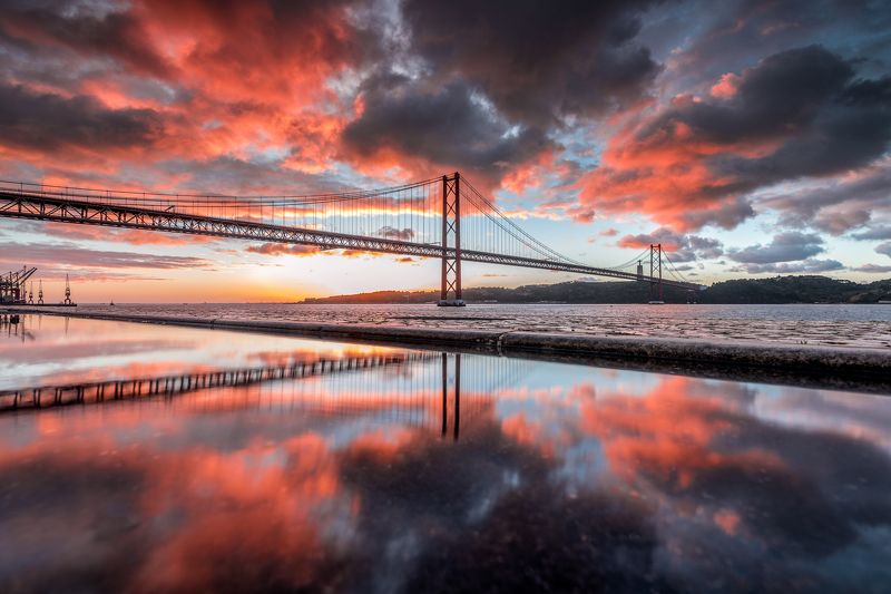 Hugo, Só, Hugo Só, Nikon, D810, Reflexes, Bridge, Lisbon, Clouds, Sunrise When the hell arrivesphoto preview