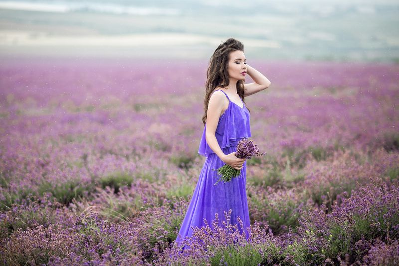 лаванда, фотосессия, портрет, девушка, красивая, дождь, крым, фотограф в крыму, кайф, тургеневка, поле, лето, платье Портрет в лавандеphoto preview