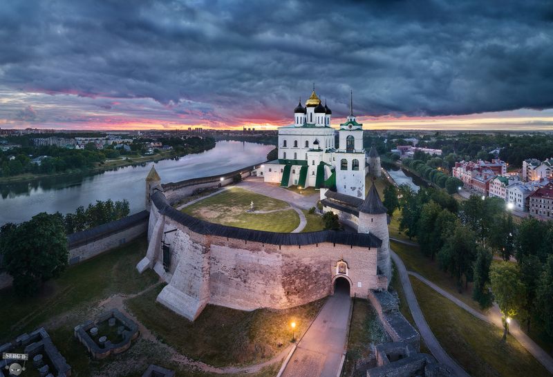 Псковский кромphoto preview