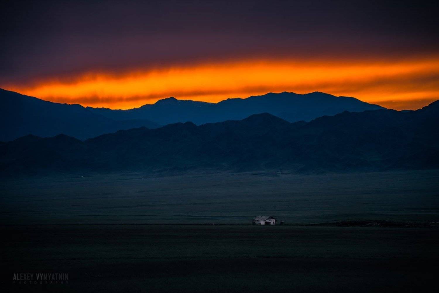 казахстан, закат, поле, дом, небо, горы,, Алексей Вымятнин