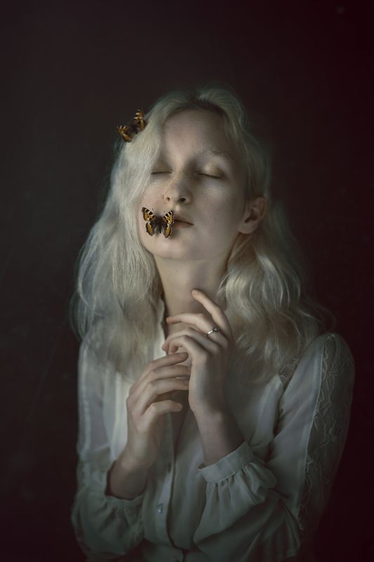 butterfly, model, girl, blonde, slavic, mood, melancholy, portrait Zofia i Motylephoto preview