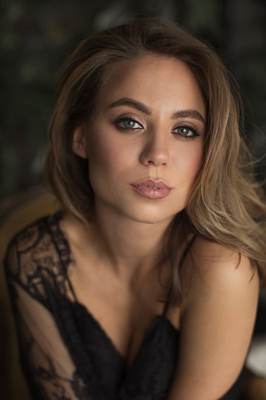 девушка ...photo preview