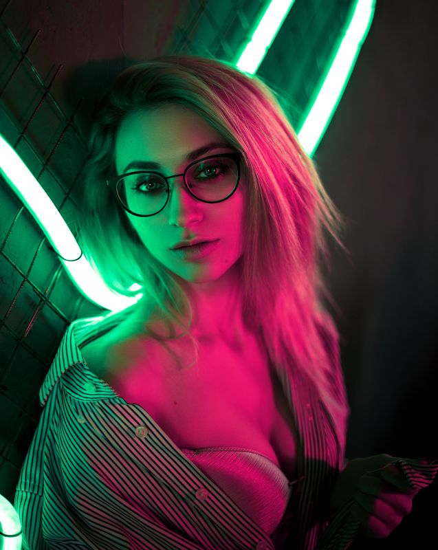 портрет, девушка, неон Vikphoto preview