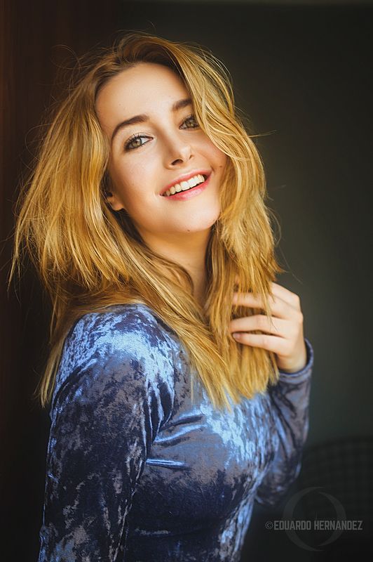 portrait, blue, yellow, cdmx, Clicks of Duty: Cons.photo preview