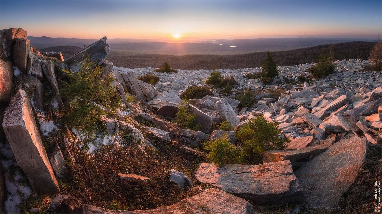 На вершине Голой Сопки. Автор: Владимир Ушаков вечер, небо, солнце, закат, горы, голая сопка, национальный парк, зюраткуль, челябинская область, Владимир Ушаков
