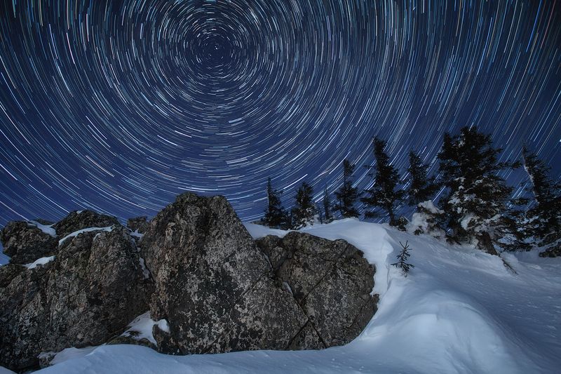 Урал, Таганай, зима, ночь, звездные треки, звезды, скалы, снег, природа, пейзаж Звездная карусельphoto preview