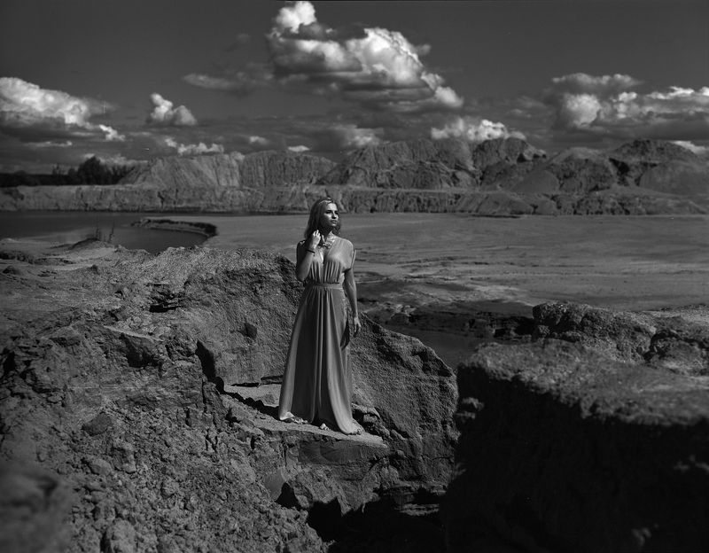 medium format, film 120, fashion, beauty, монохромная, 6х7, плёнка, аналоговая, классическая, лето, песок, девушка, романтическая, концептуальная, чёрно-белая, davydov Среди песков...photo preview