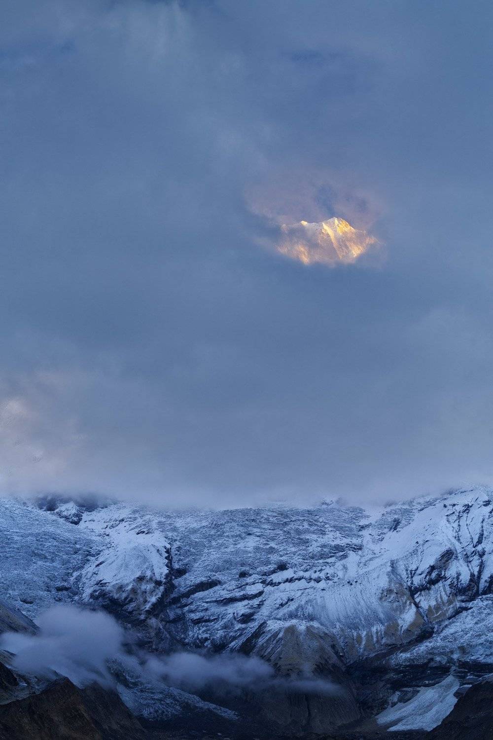 Глаз Аннапурны. Автор: Александр Равин , Александр Равин