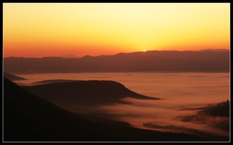 Рассвет над Байдарской долинойphoto preview