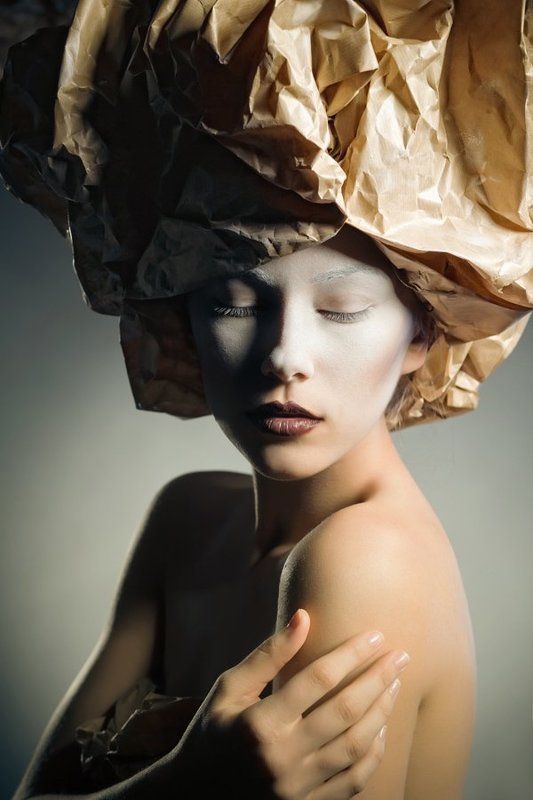 Paper Girlphoto preview