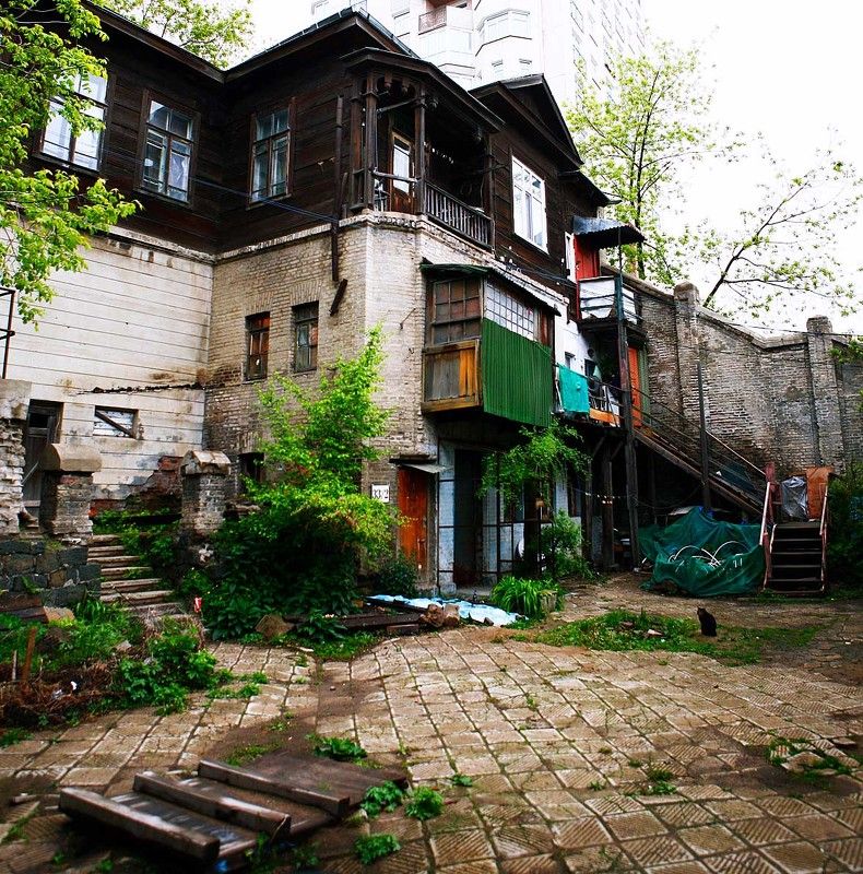 город,настроение,детство,память приморский дворикphoto preview