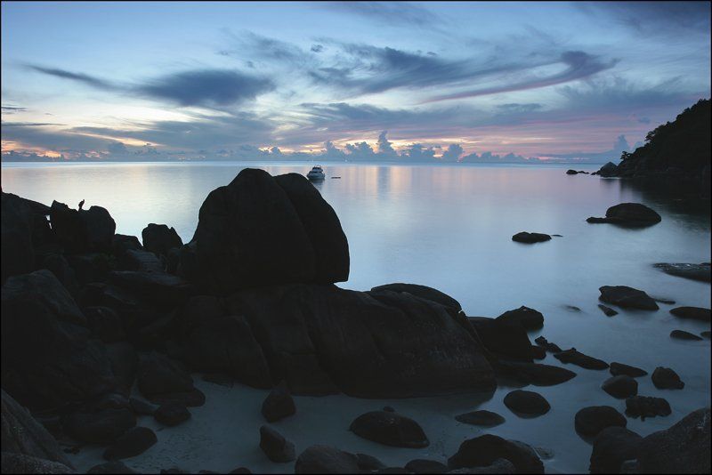 рассвет, камни, море, океан, яхта Когда приходит рассвет...photo preview